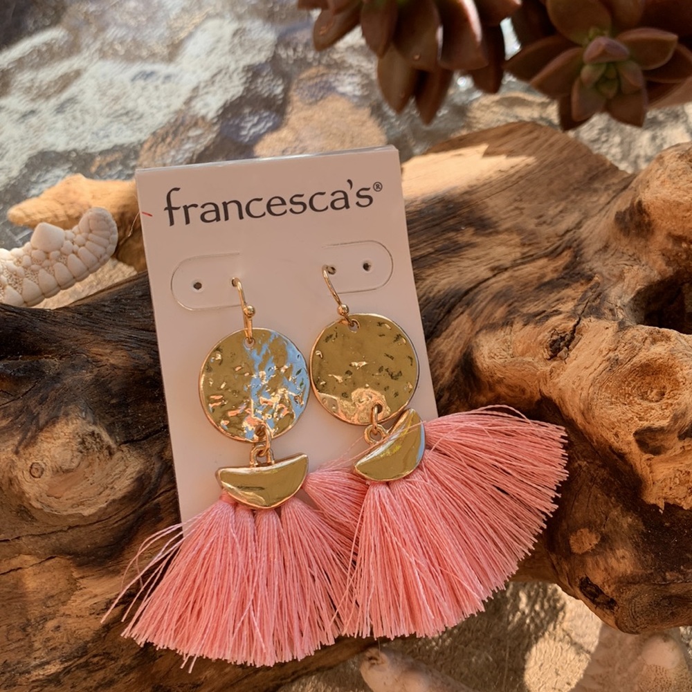 🐚 Earrings- NEW!